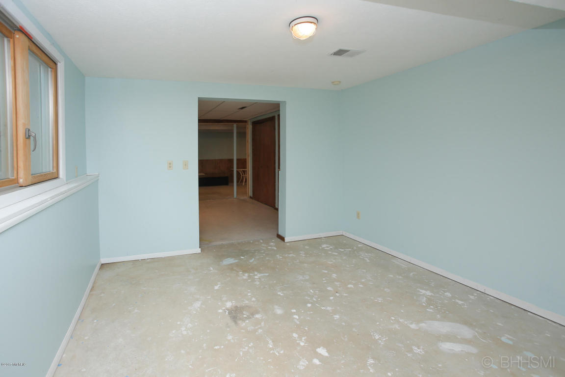 16827 E De Ave, Augusta, MI 49012 photo 21
