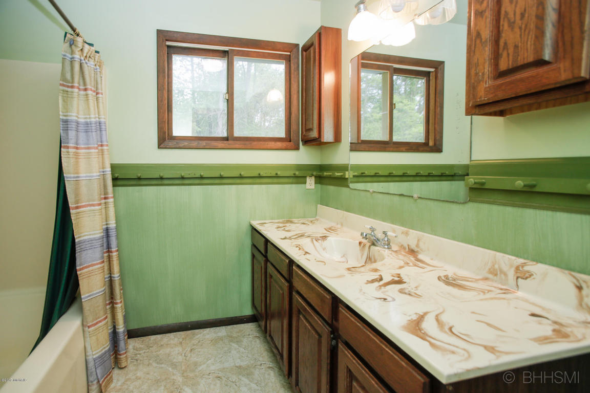 16827 E De Ave, Augusta, MI 49012 photo 15