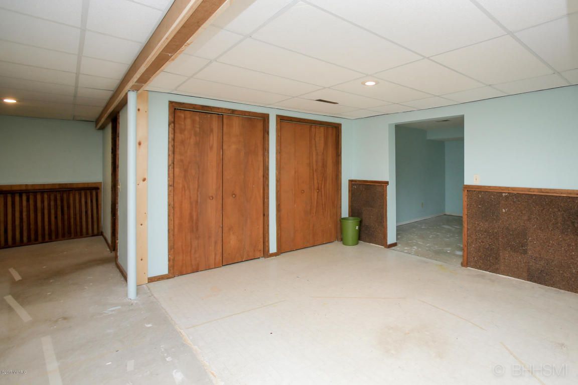 16827 E De Ave, Augusta, MI 49012 photo 24