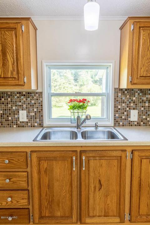 15359 S Jones Rd, Eagle, MI 48822 photo 17