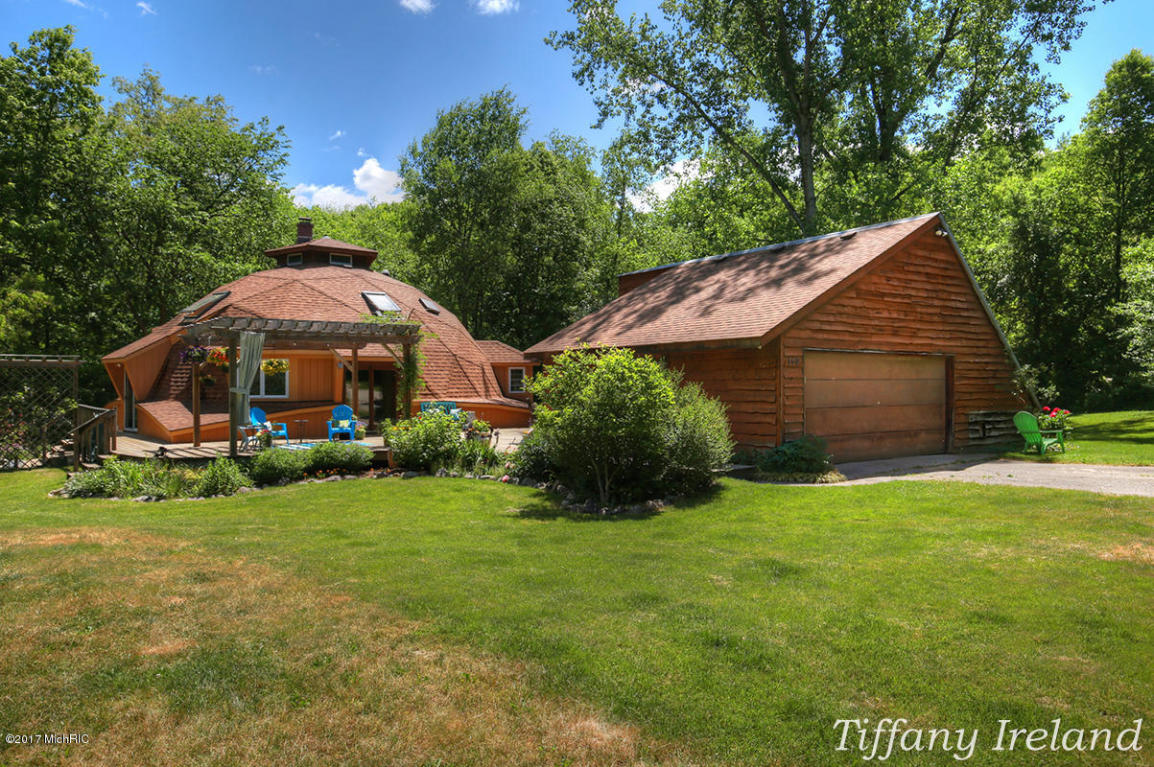 112 Deer Run Dr NE, Ada, MI 49301 photo 1