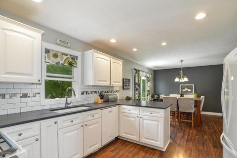 1812 Railside Ct, Dorr, MI 49323 photo 11