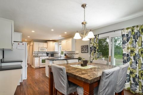 1812 Railside Ct, Dorr, MI 49323 photo 9