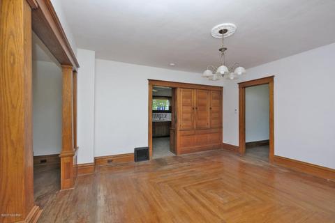 1001 5th St, Plainwell, MI 49080 photo 9