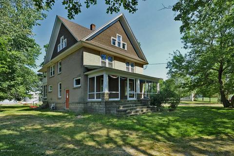 1001 5th St, Plainwell, MI 49080 photo 1