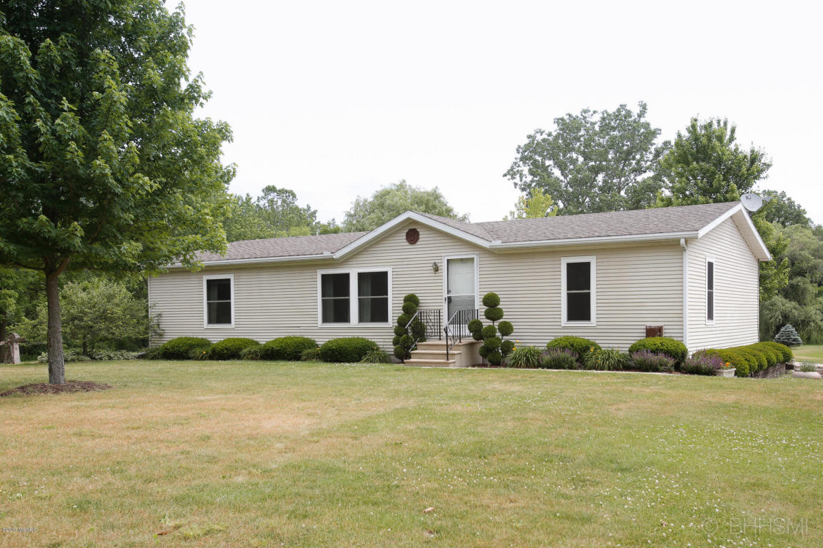 65873 Maple Rd, Constantine, MI 49042 photo 1