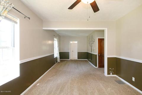 117 N Front St, Grant, MI 49327 photo 17