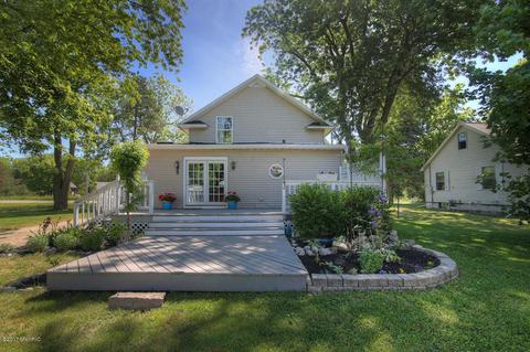 117 N Front St, Grant, MI 49327 photo 4