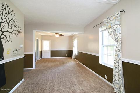 117 N Front St, Grant, MI 49327 photo 18