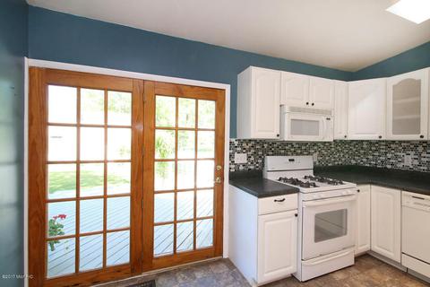 117 N Front St, Grant, MI 49327 photo 11