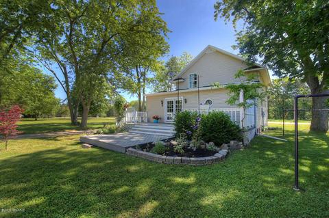 117 N Front St, Grant, MI 49327 photo 5