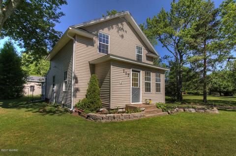 117 N Front St, Grant, MI 49327 photo 2