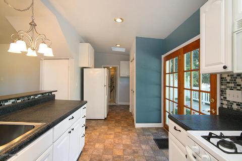 117 N Front St, Grant, MI 49327 photo 12