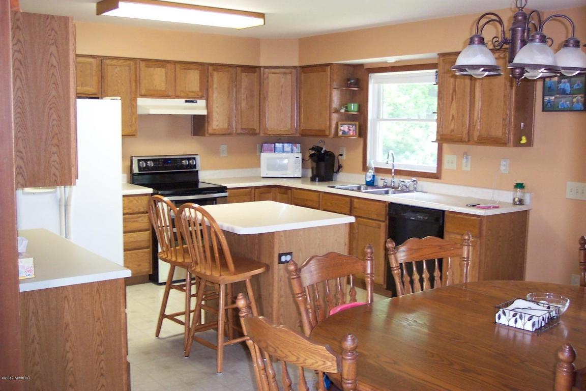 6690 N 575 N 6690 N 575 E, Howe, IN 46746 photo 9