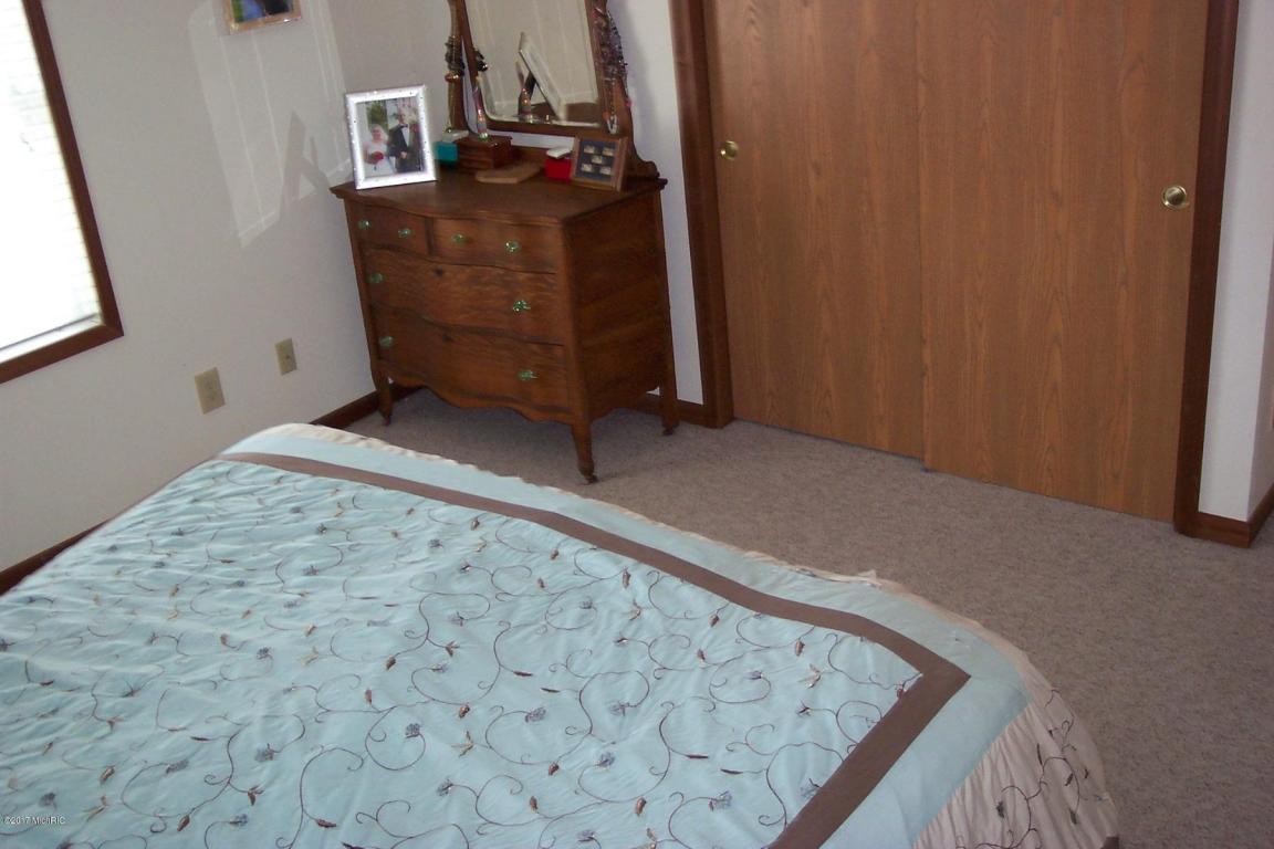6690 N 575 N 6690 N 575 E, Howe, IN 46746 photo 15