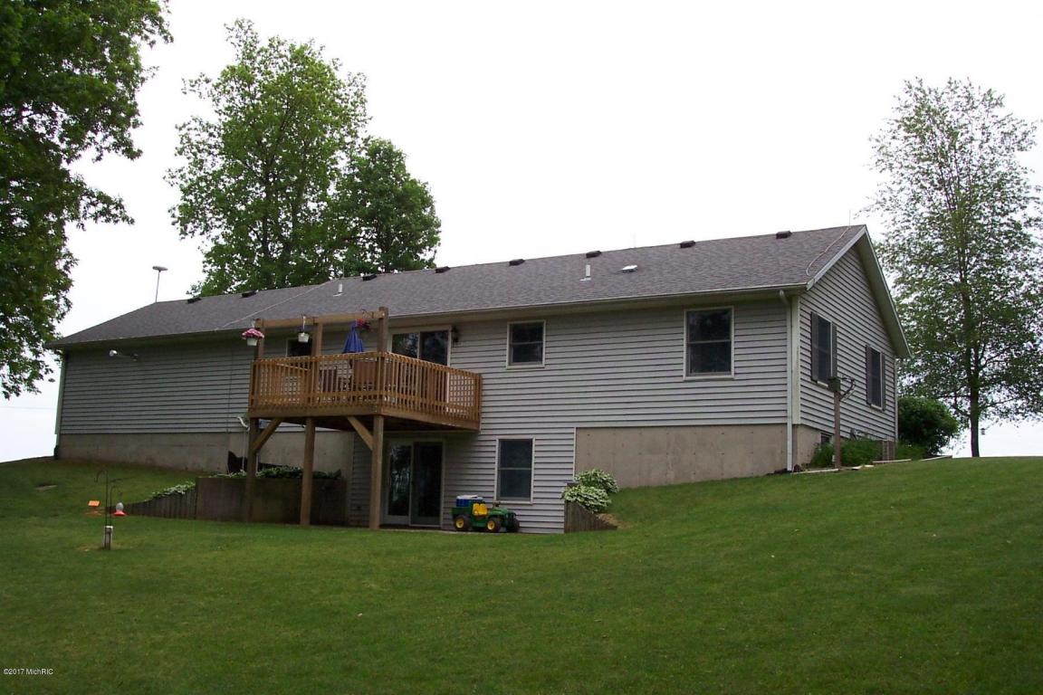 6690 N 575 N 6690 N 575 E, Howe, IN 46746 photo 3