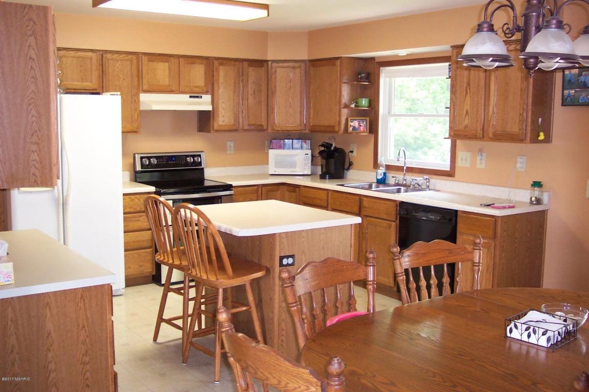 6690 N 575 N 6690 N 575 E, Howe, IN 46746 photo 10