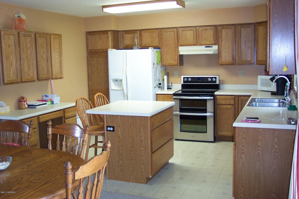 6690 N 575 N 6690 N 575 E, Howe, IN 46746 photo 11