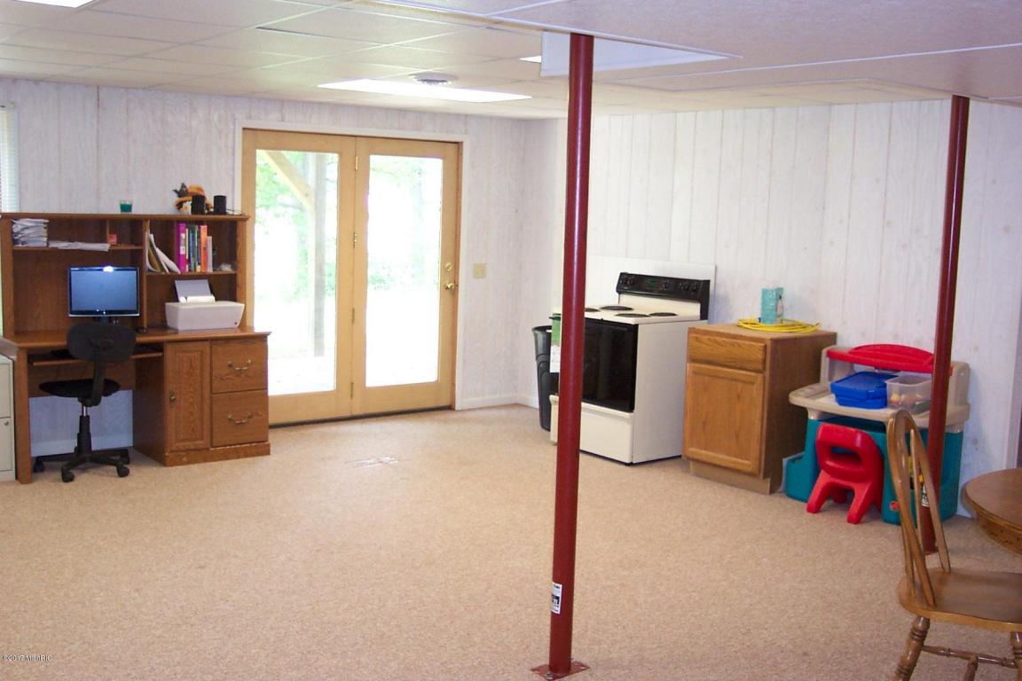 6690 N 575 N 6690 N 575 E, Howe, IN 46746 photo 21