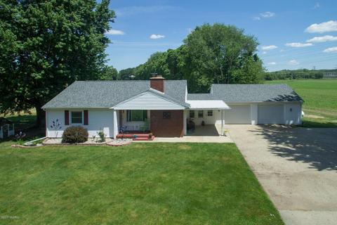 751 Riverview Dr, Plainwell, MI 49080 photo 1
