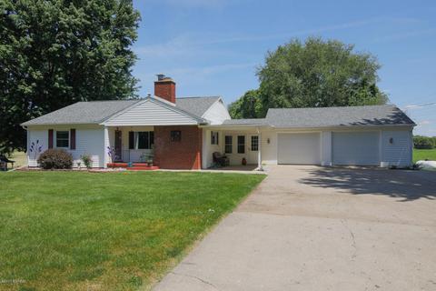 751 Riverview Dr, Plainwell, MI 49080 photo 2