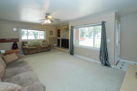 751 Riverview Dr, Plainwell, MI 49080 photo 4