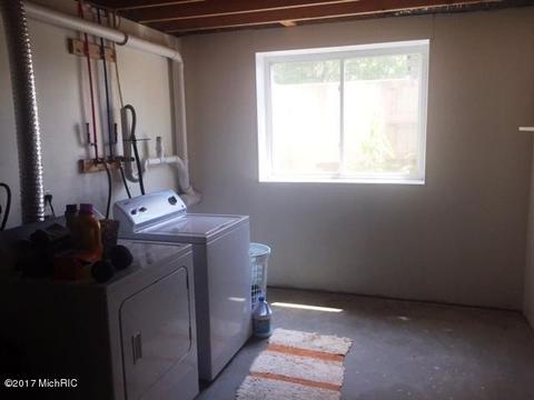 124 W Maple St, Muir, MI 48860 photo 17