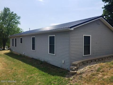 124 W Maple St, Muir, MI 48860 photo 20