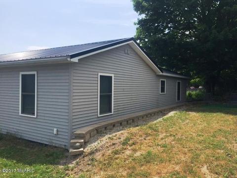 124 W Maple St, Muir, MI 48860 photo 21