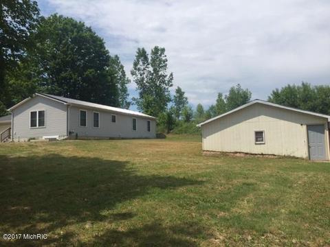 124 W Maple St, Muir, MI 48860 photo 26