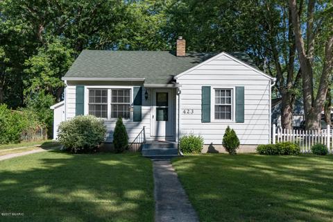 423 Keyes Dr, Parchment, MI 49004 photo 1