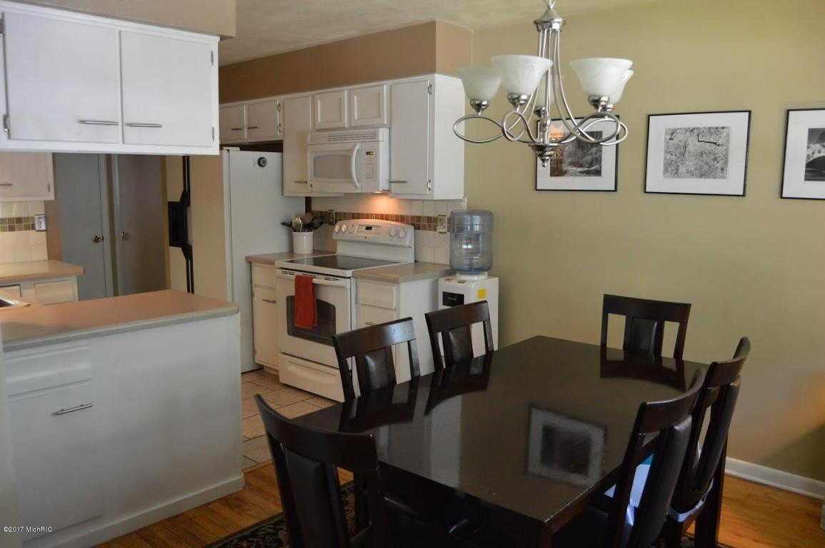 724 N North Dr E, Marshall, MI 49068 photo 7