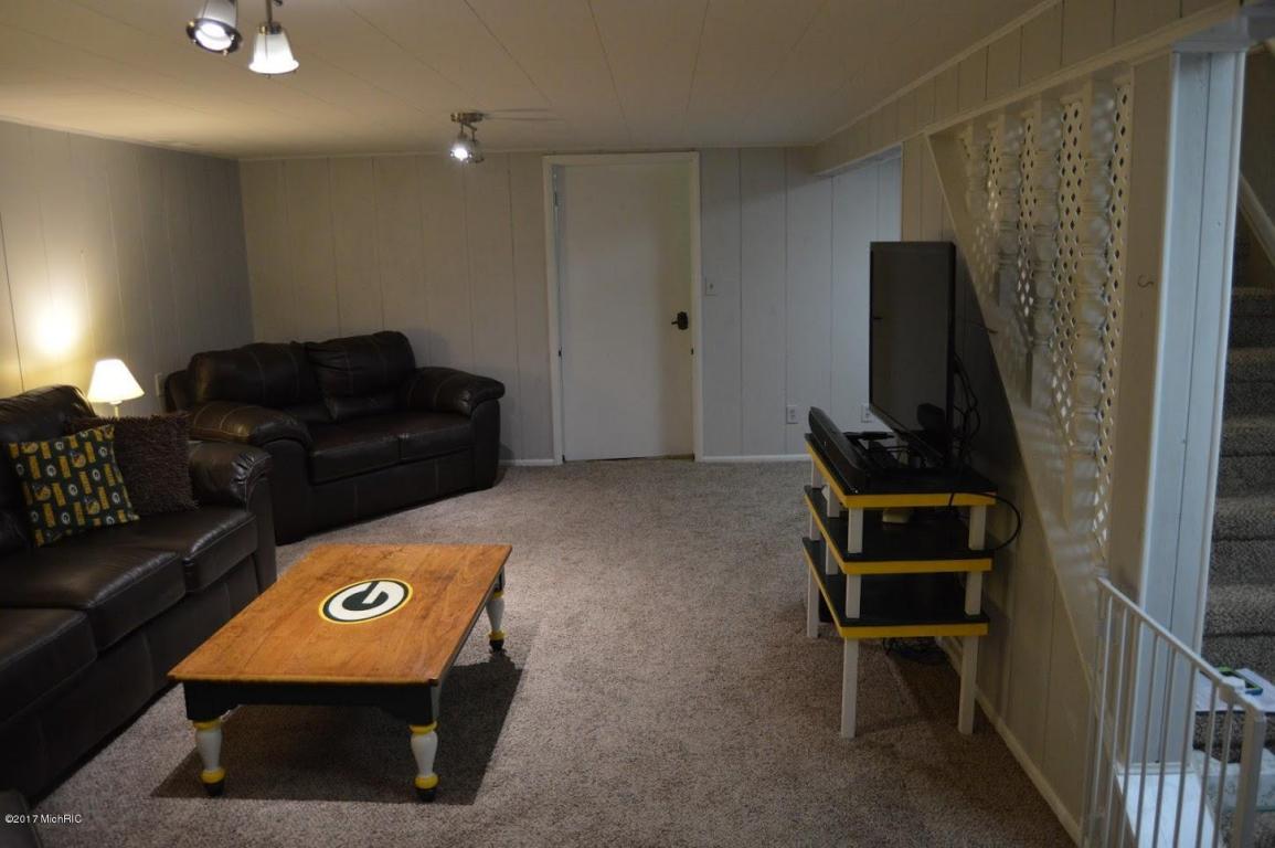 724 N North Dr E, Marshall, MI 49068 photo 20