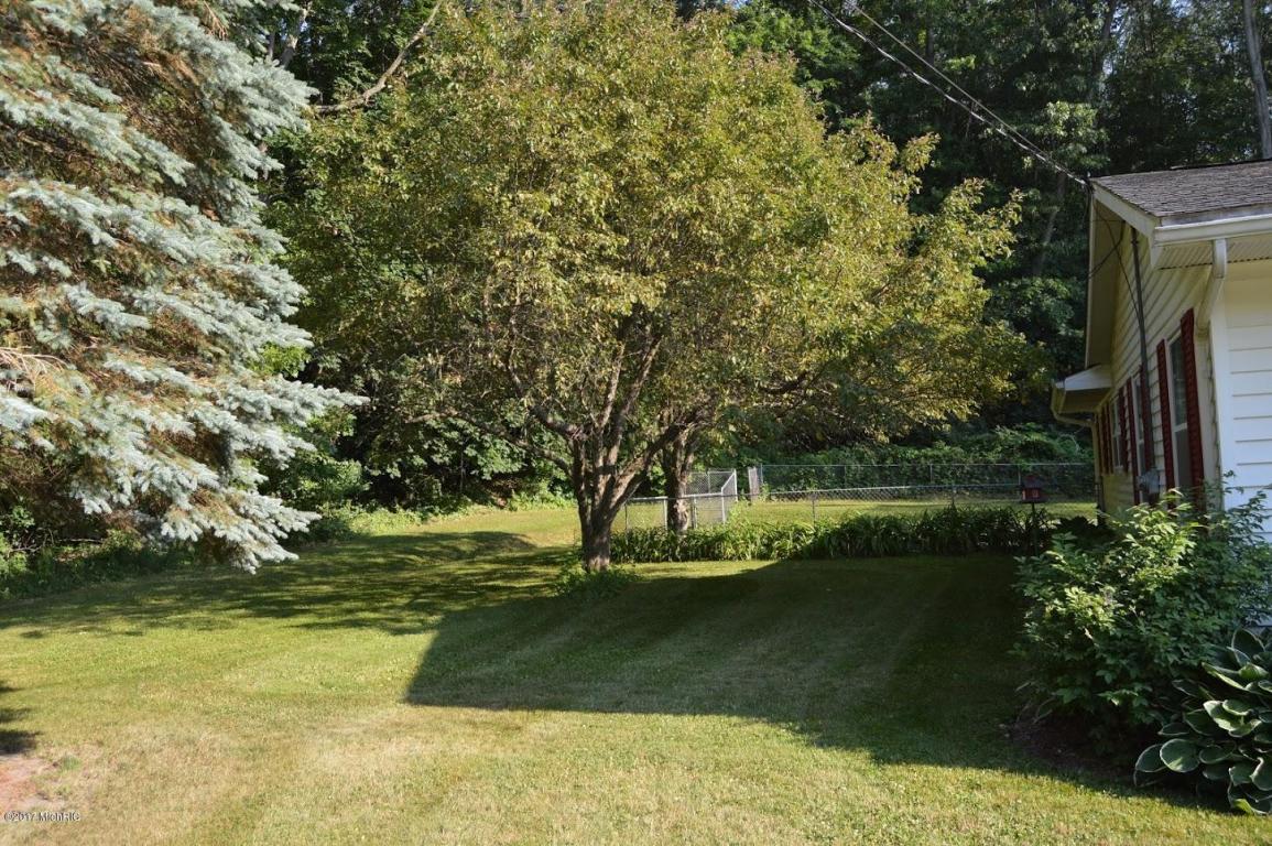 724 N North Dr E, Marshall, MI 49068 photo 28