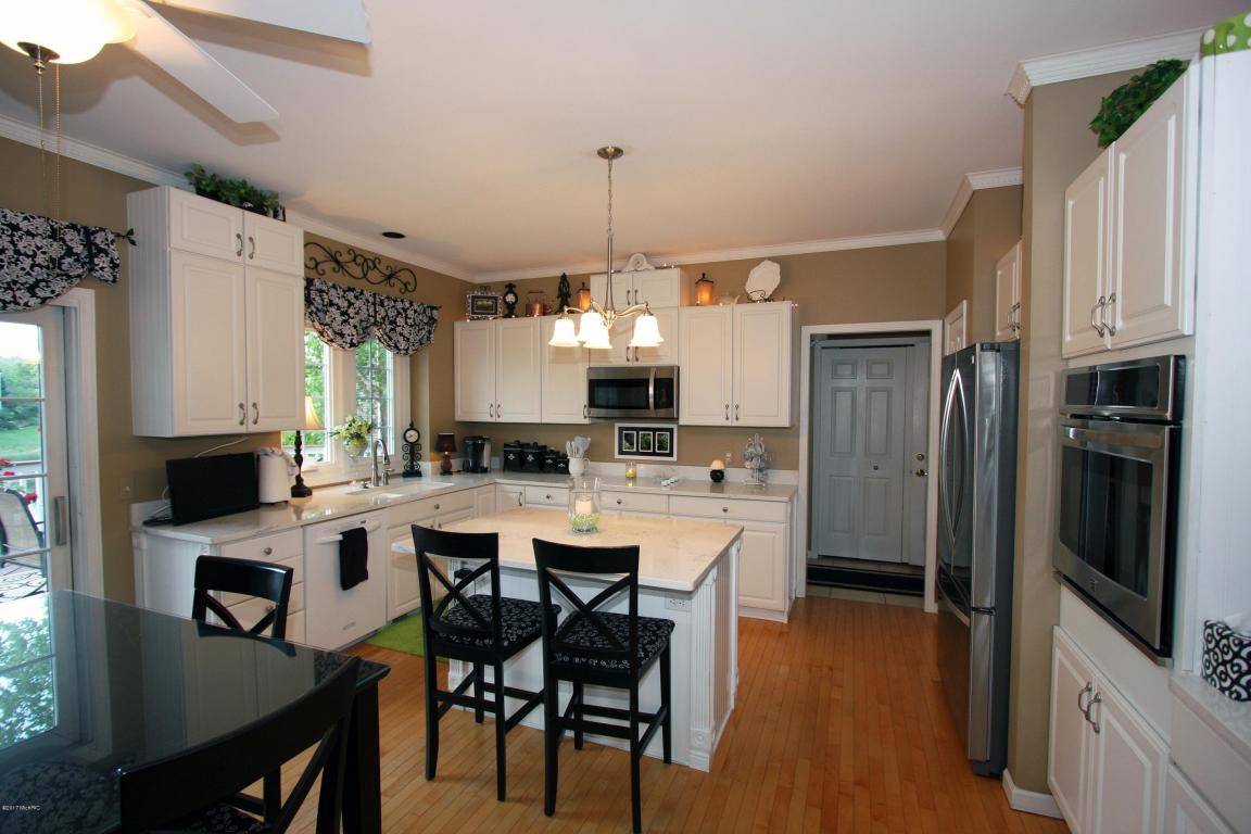 40 Fox Point Ct, Ada, MI 49301 photo 10