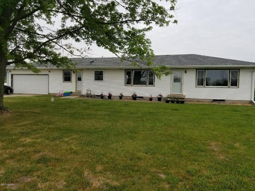 10468 Quaker St, Constantine, MI 49042 photo 1