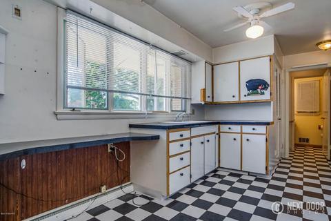 421 E Savidge St, Spring Lake, MI 49456 photo 9