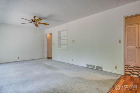 421 E Savidge St, Spring Lake, MI 49456 photo 16