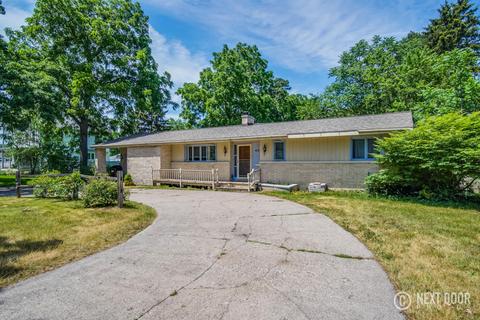 421 E Savidge St, Spring Lake, MI 49456 photo 3