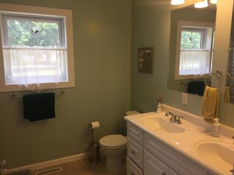617 W Bridge St, Plainwell, MI 49080 photo 7