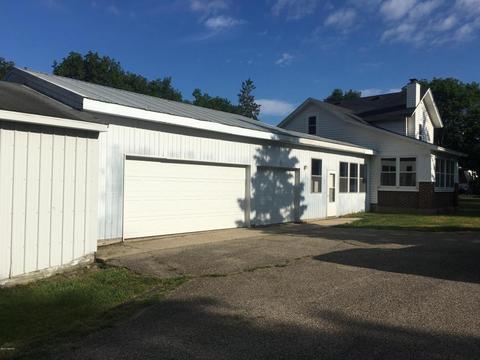 617 W Bridge St, Plainwell, MI 49080 photo 3