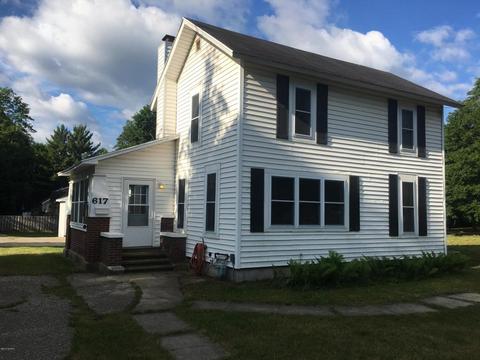 617 W Bridge St, Plainwell, MI 49080 photo 1