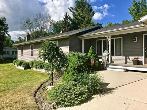 3806 E Shore Dr, Stanton, MI 48888 photo 7