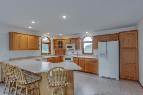21785 Puterbaugh Ln, Cassopolis, MI 49031 photo 9