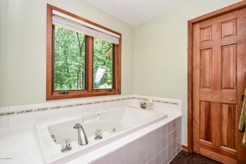 350 Greentree Ln NE, Ada, MI 49301 photo 16