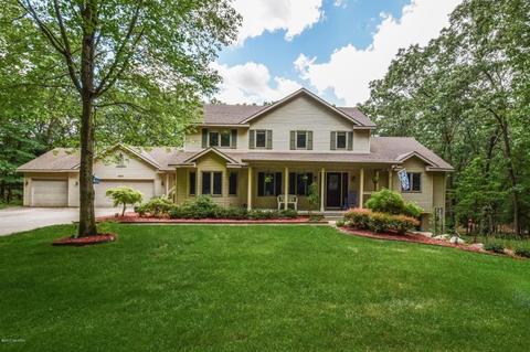 350 Greentree Ln NE, Ada, MI 49301 photo 1