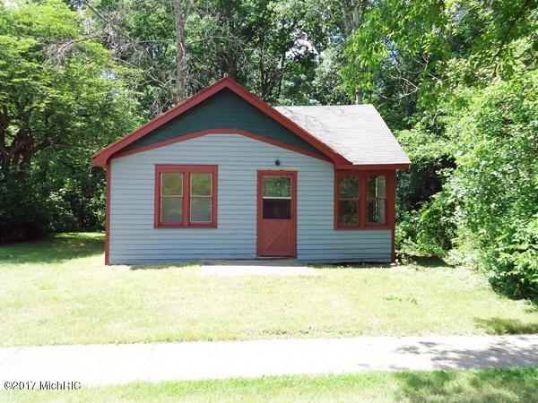565 Michigan, Baldwin, MI 49304 photo 2