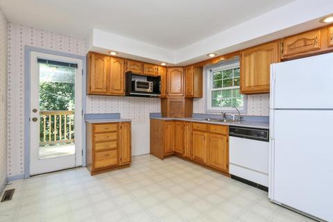 411 W Fourth St, Buchanan, MI 49107 photo 3