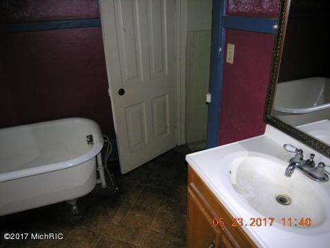 431 Ninth St, Three Rivers, MI 49093 photo 3