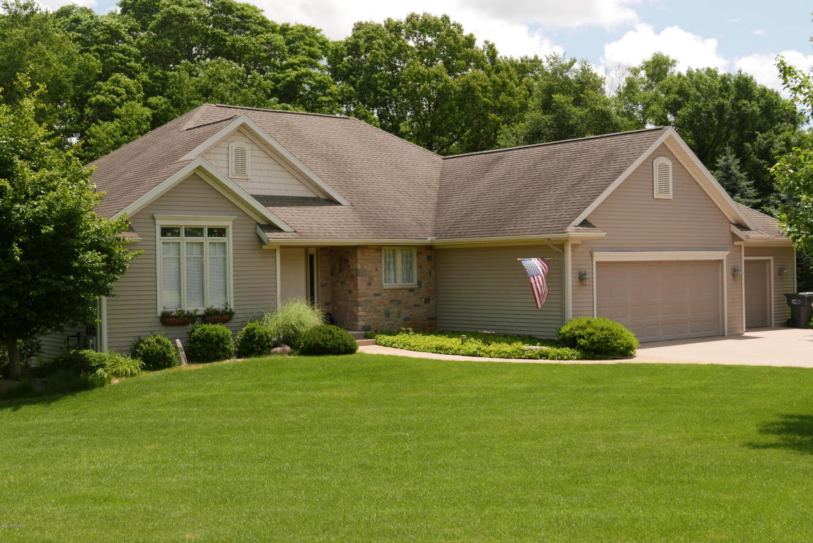 305 Hyder Circle Dr, Plainwell, MI 49080 photo 1
